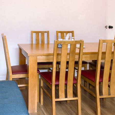 Nice 4 Bedroom Apartment Near City Centre 2-Min Walk To Metro !! Business & Family Friendly!! Londres Exterior foto