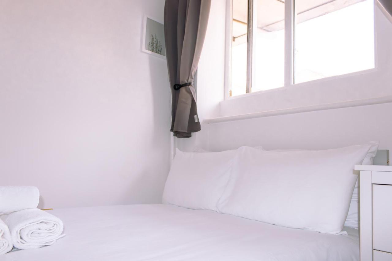 Nice 4 Bedroom Apartment Near City Centre 2-Min Walk To Metro !! Business & Family Friendly!! Londres Exterior foto