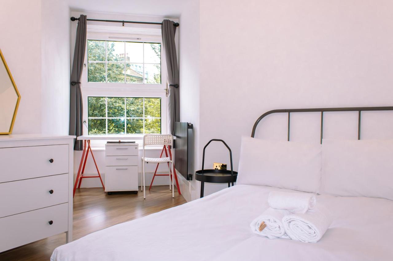 Nice 4 Bedroom Apartment Near City Centre 2-Min Walk To Metro !! Business & Family Friendly!! Londres Exterior foto