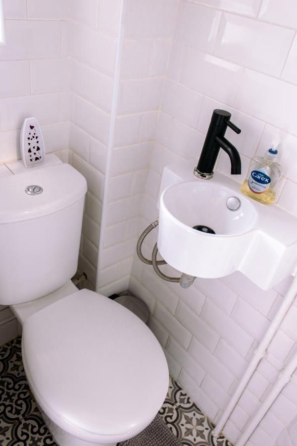 Nice 4 Bedroom Apartment Near City Centre 2-Min Walk To Metro !! Business & Family Friendly!! Londres Exterior foto